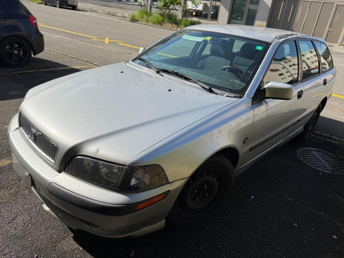 VOLVO V40 2.0T, 163 PS