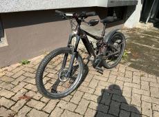 Giant Intrique E+ (1 km)