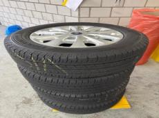 Diverse Räder und Reifen Div. (1 km)