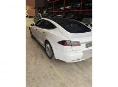 TESLA Model S 75 D, 525 PS