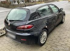 ALFA ROMEO 147 1.6 TS 16V Distinctive, 121 PS