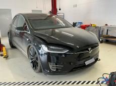 Tesla Model X (124707 km)