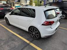 VW Golf GTI  2.0, 220 PS