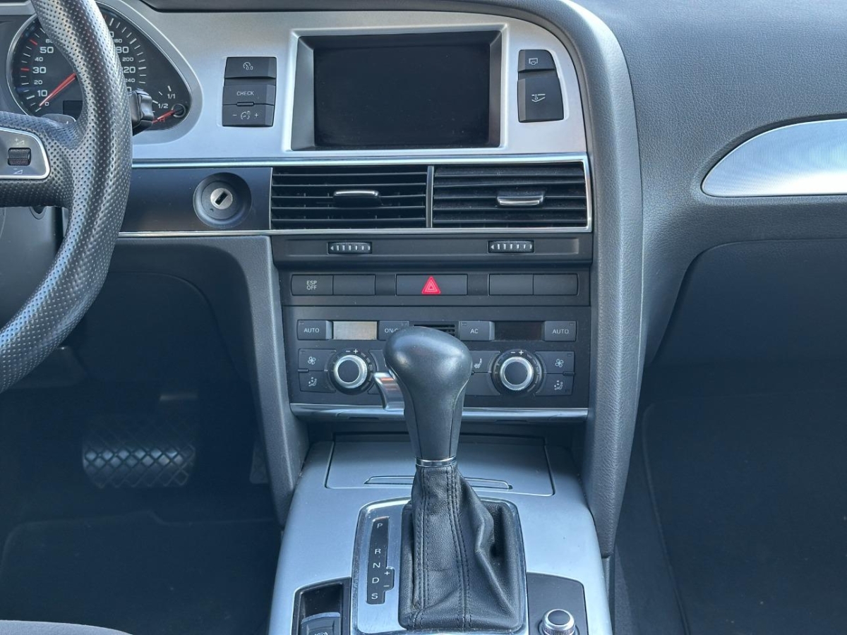 T9