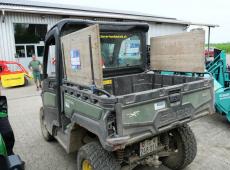 John Deere Gator 875M XUV gedrosselt 40km/h ID 472964