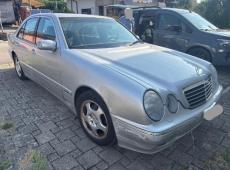 Mercedes-Benz E 320 (221384 km)