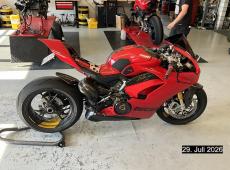 DUCATI             PANIGALE           1103 V4 S         , 215 PS