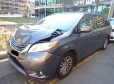 TOYOTA SIENNA XLE ID 474453
