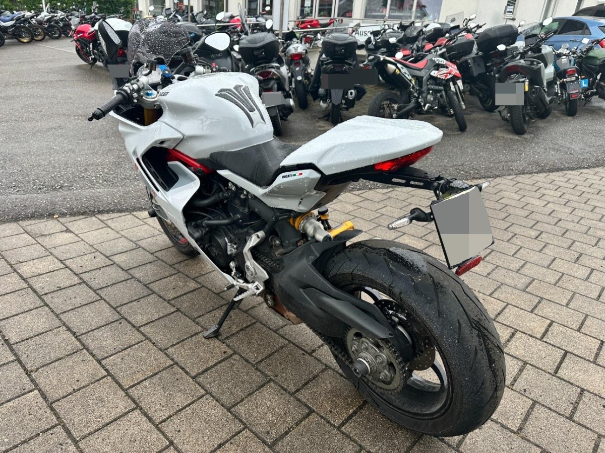 T8