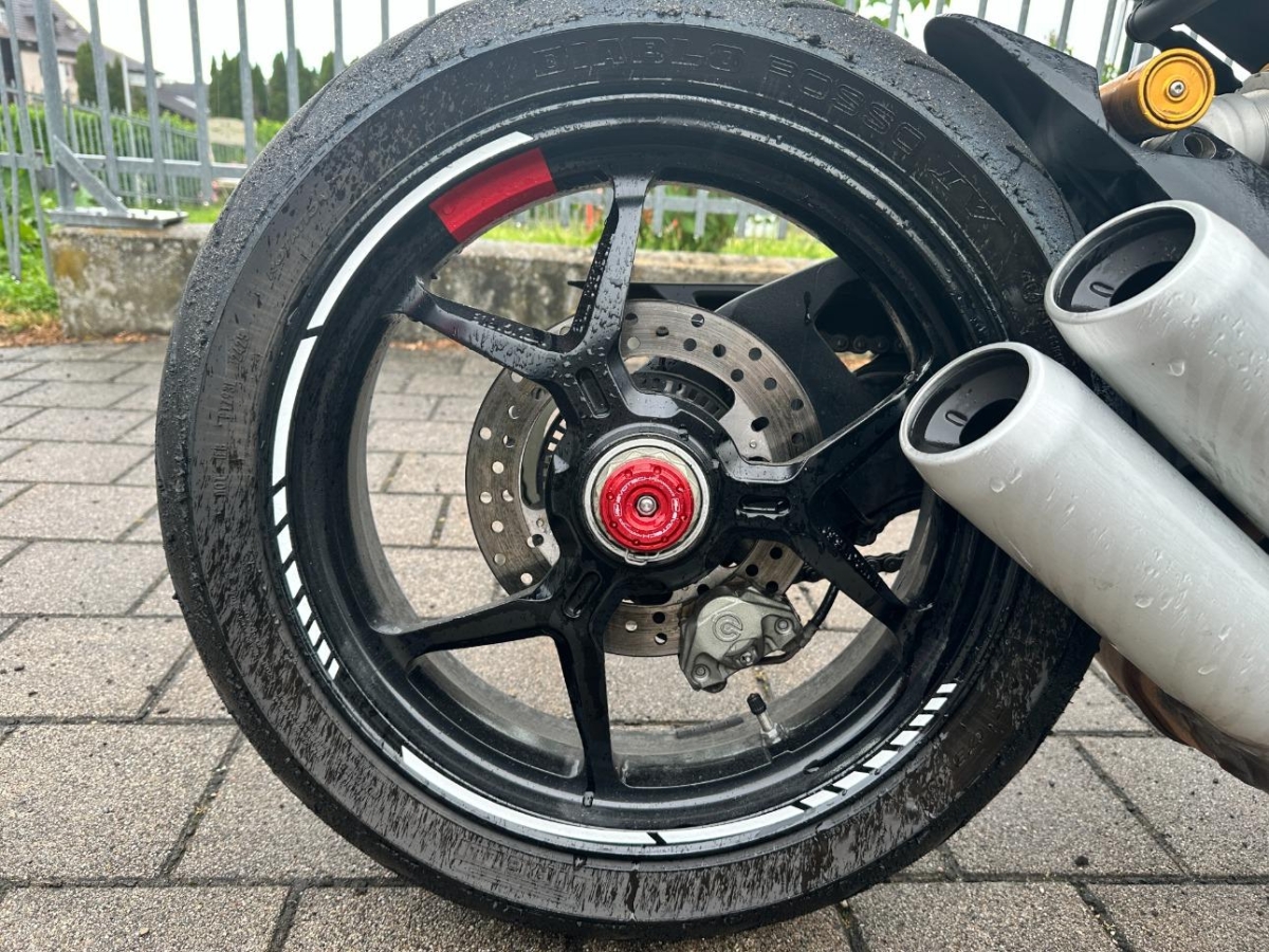 T12