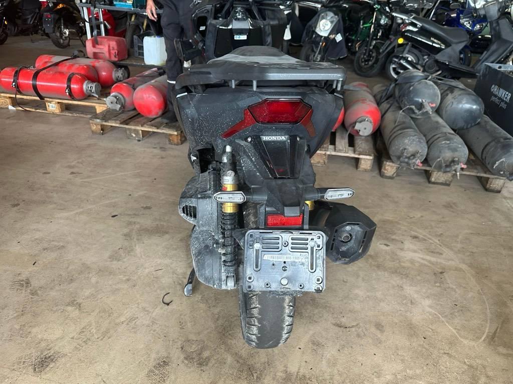 T18
