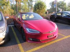 TESLA MODEL S STAND.REICHWEITE ID 478492