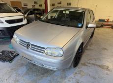 VW Golf IV (324228 km)