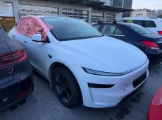 Tesla Model Y  Long Range, 514 PS