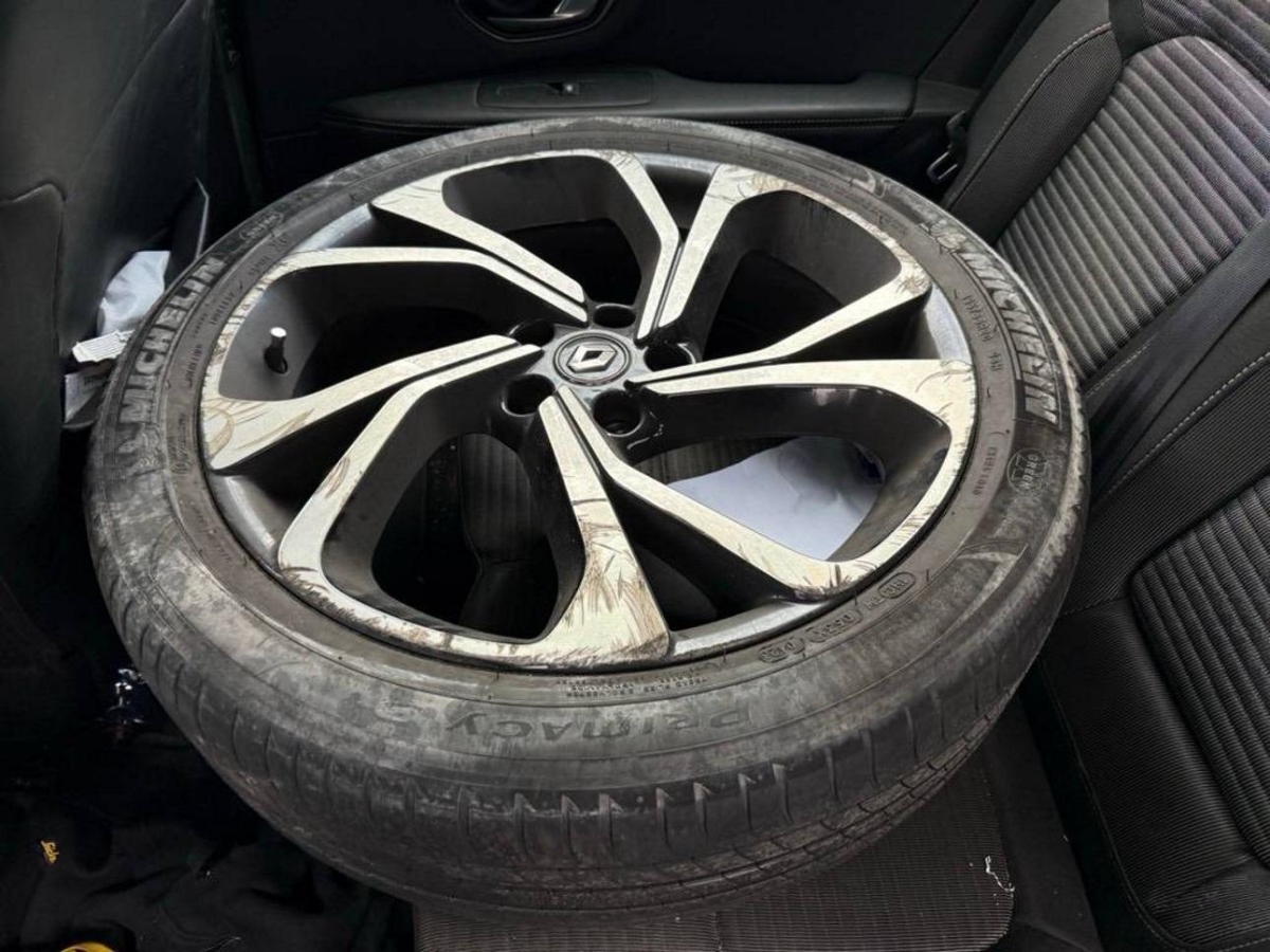 T18