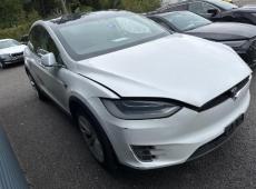 Tesla Model X (180000 km)